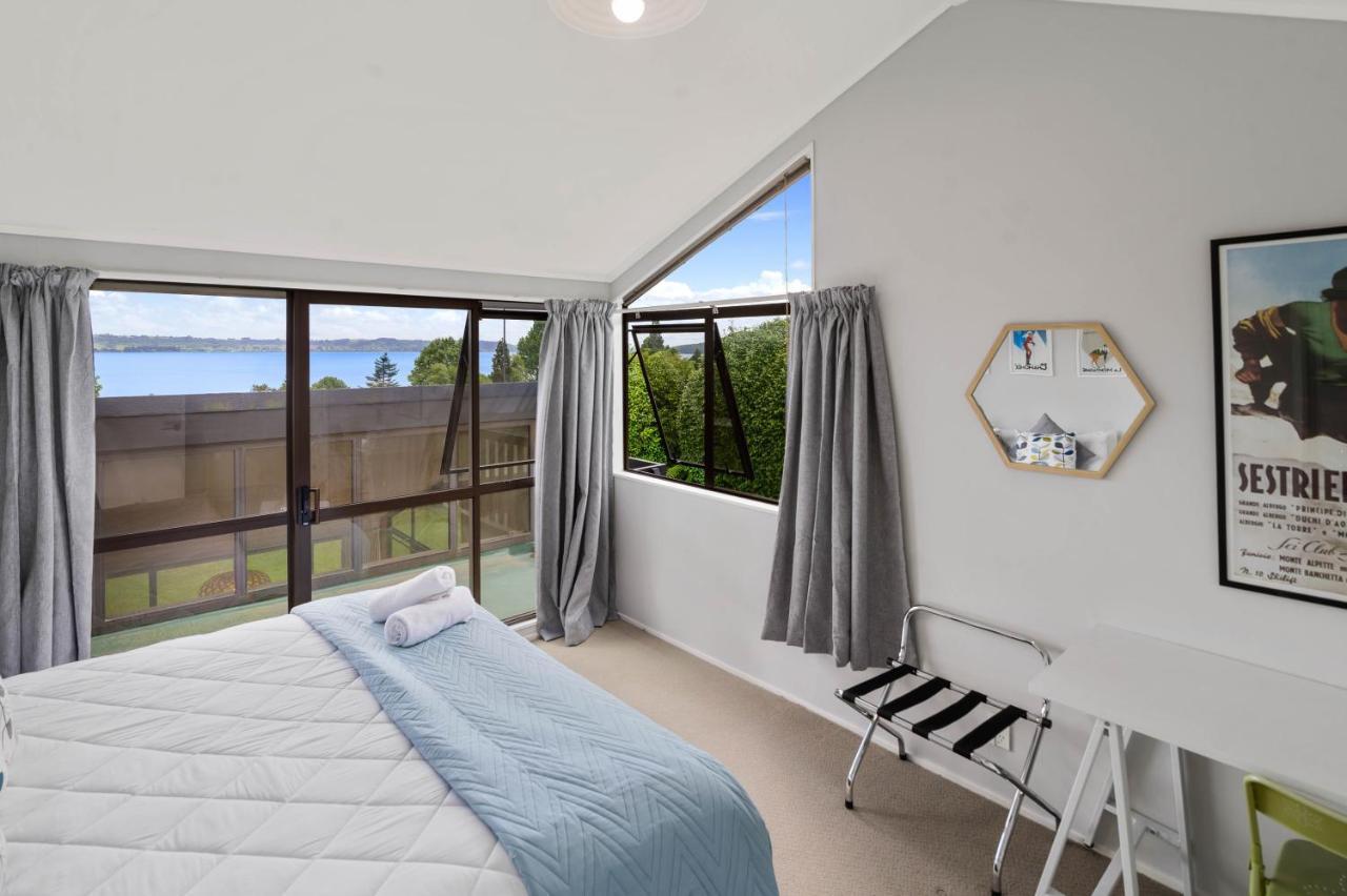 The Bird House - Kawaha Point, Rotorua. Stylish Six Bedroom Home With Space, Views And Relaxed Atmosphere Экстерьер фото