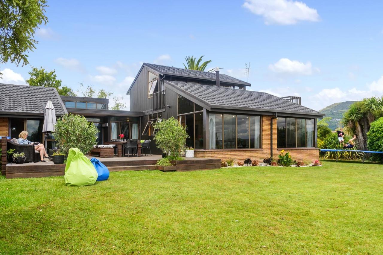 The Bird House - Kawaha Point, Rotorua. Stylish Six Bedroom Home With Space, Views And Relaxed Atmosphere Экстерьер фото