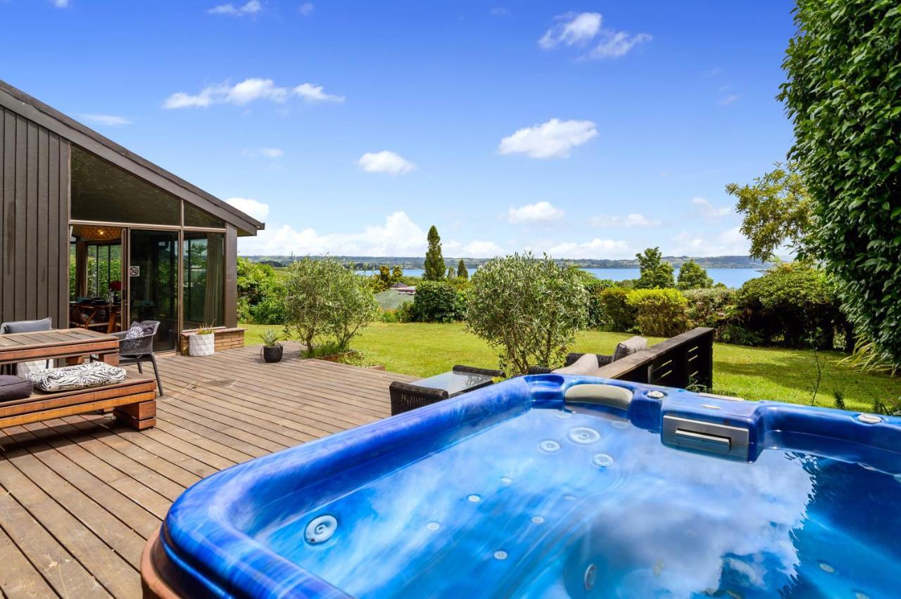 The Bird House - Kawaha Point, Rotorua. Stylish Six Bedroom Home With Space, Views And Relaxed Atmosphere Экстерьер фото